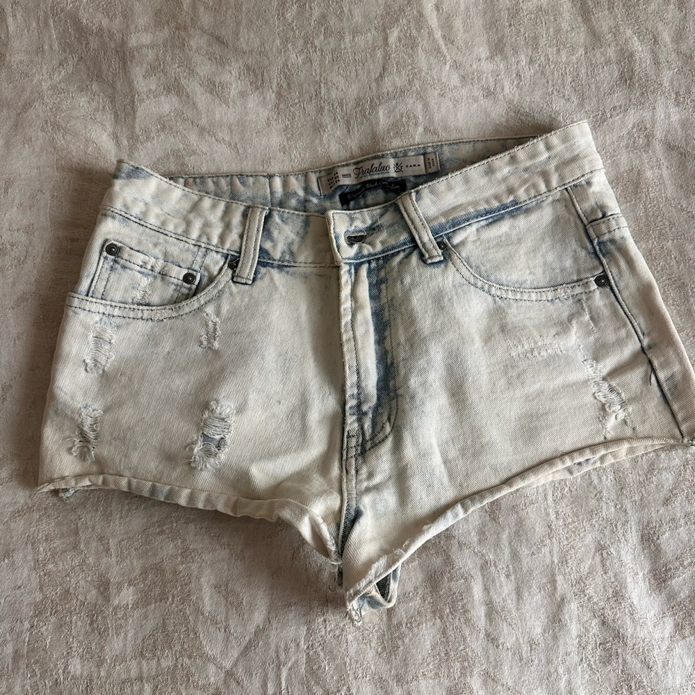 Zara Light Acid-Wash Distressed Denim Shorts